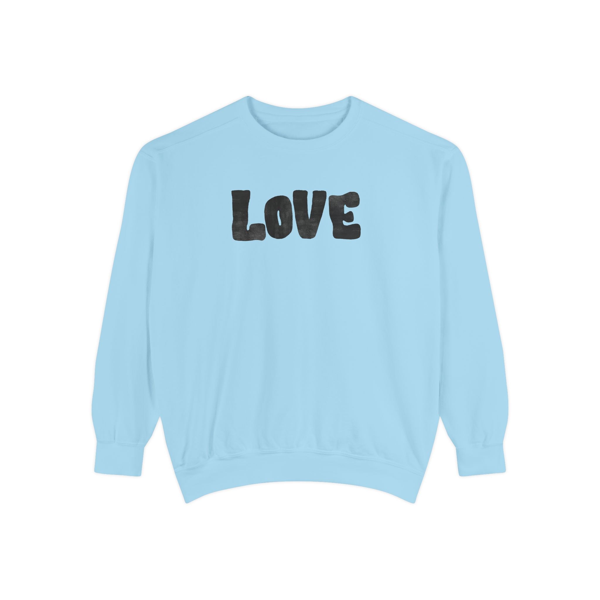 Love Graphic Sweatshirt — Sweatshirt with love and a Heart on the Back